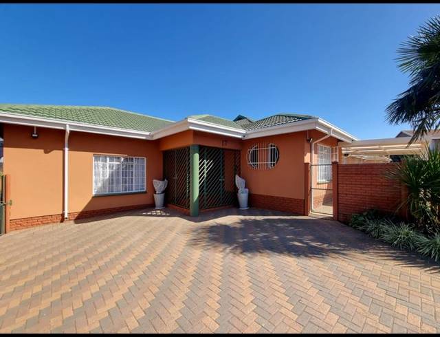 4 BEDROOM HOUSE FOR SALE IN ROTHDENE